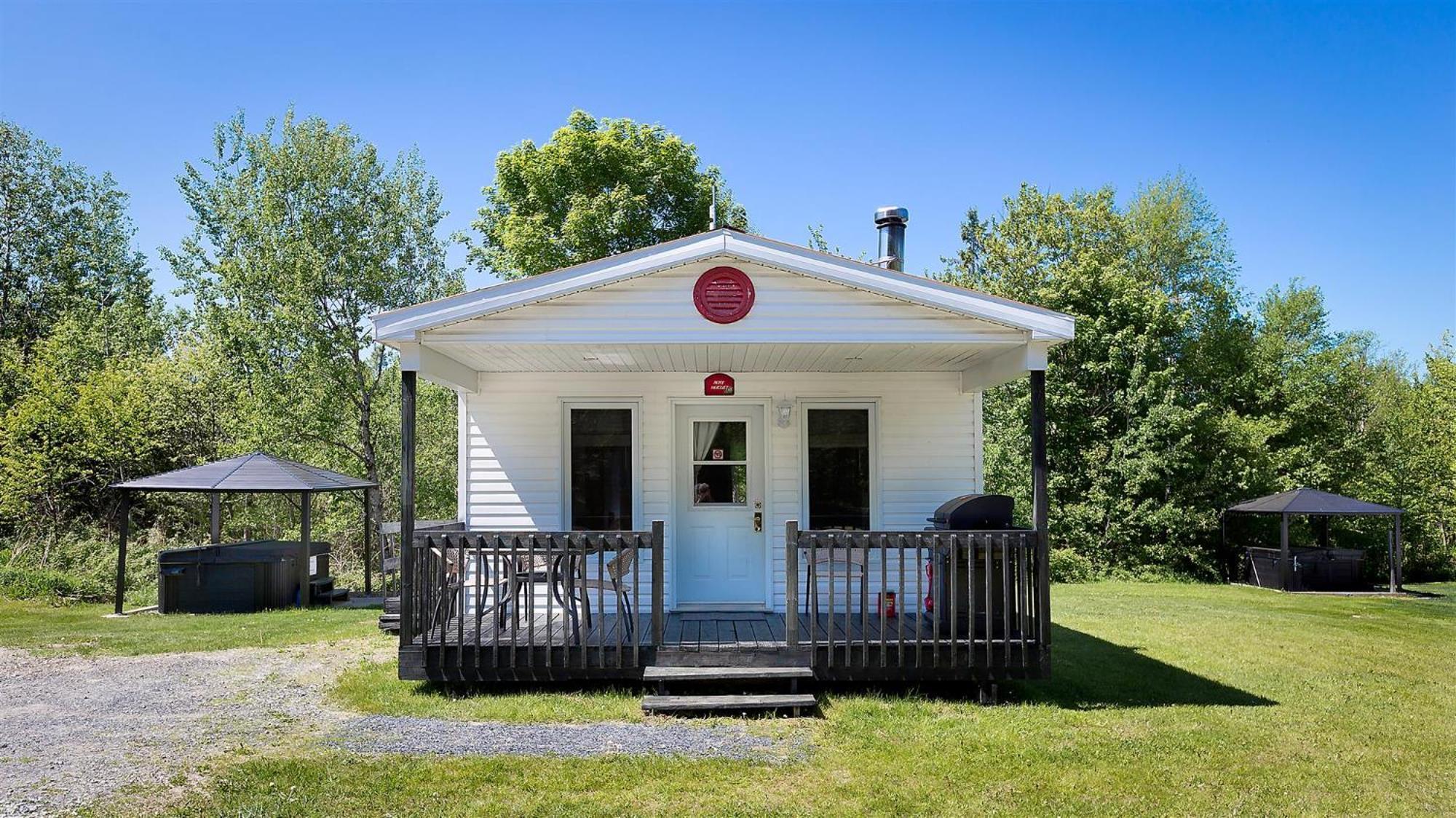 Camping Chalets Spas Pignons Rouges Saint Romain Экстерьер фото